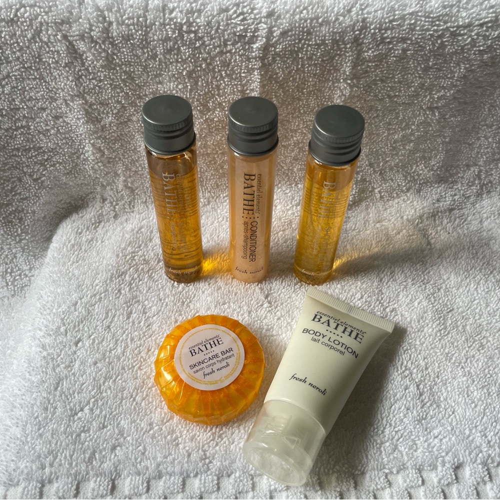 Essential Elements Bathe 5 piece travel bundle